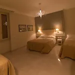 Ruins Bed & Breakfast 4*